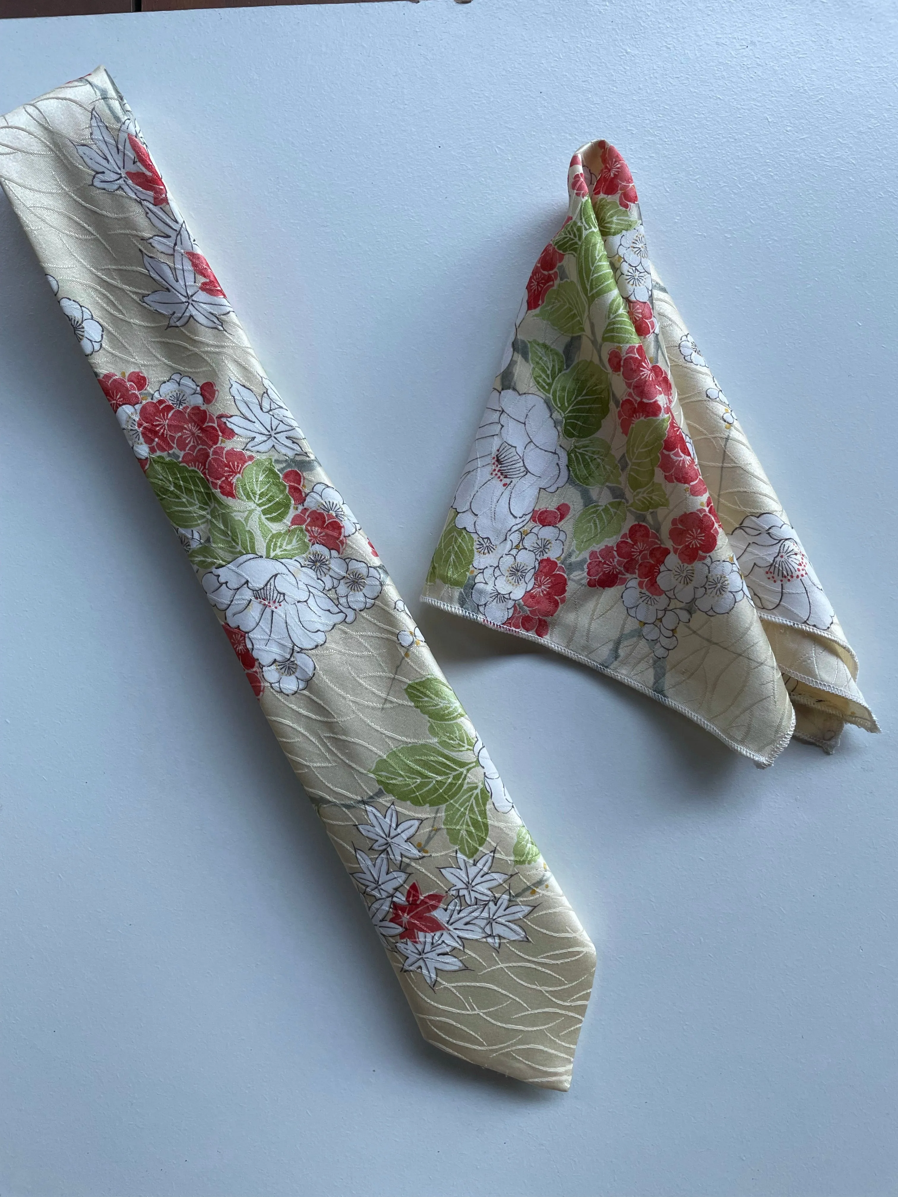 Lemon and Blossoms Necktie