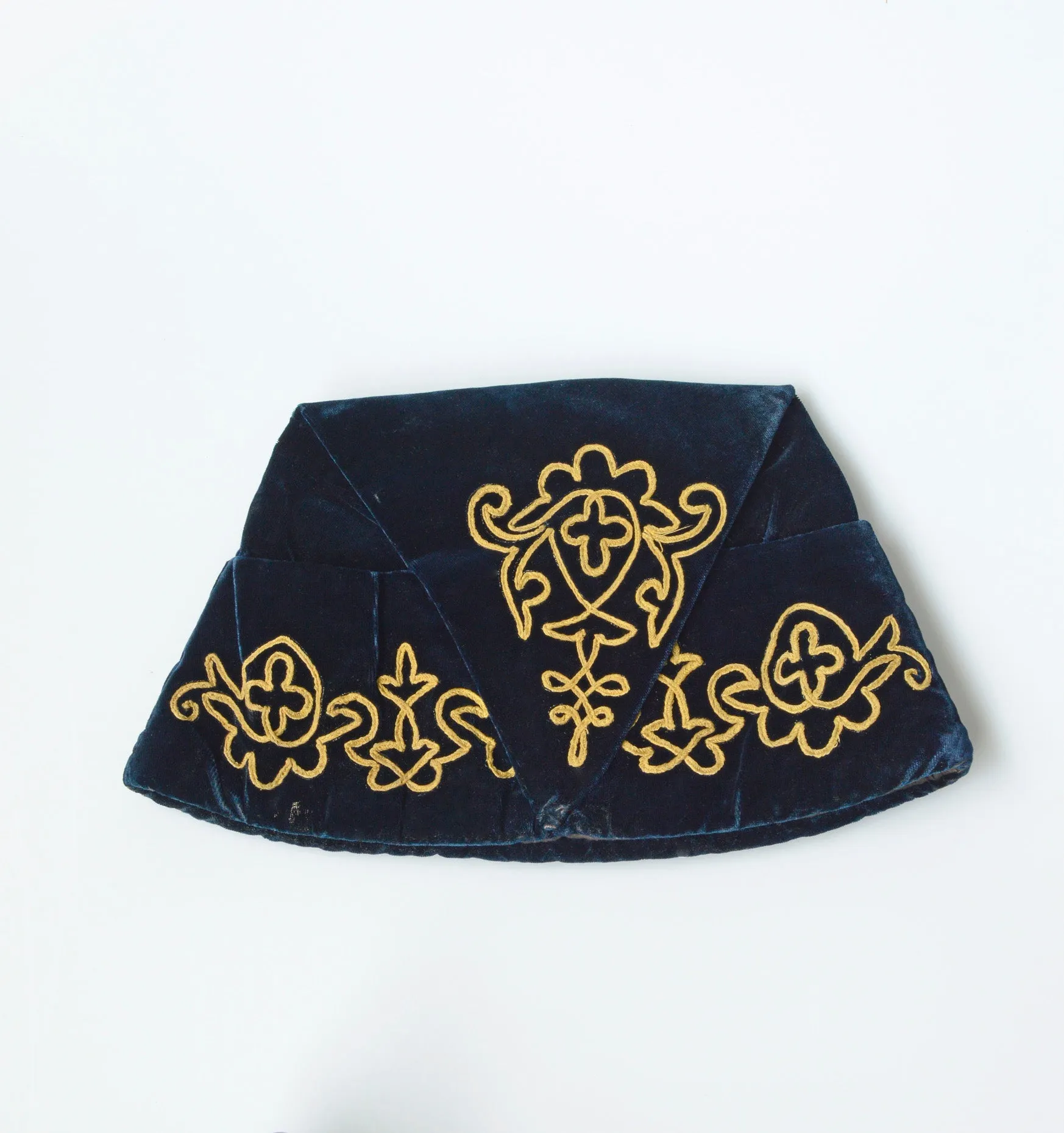 Velvet smoking hat, fez